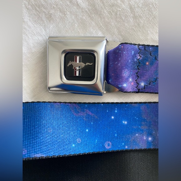 Buckle-Down Belt Ford Mustang Emblem NWOT - Picture 5 of 8